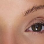 How to tweeze your eyebrows without hurting